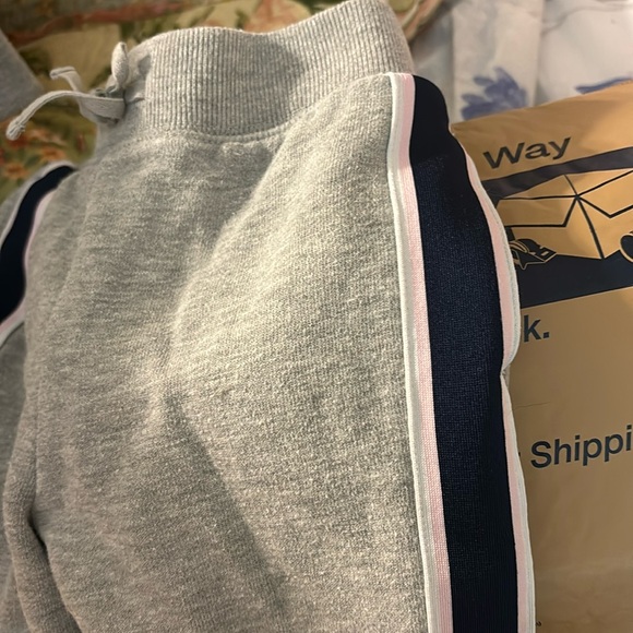 Ralph Lauren size 6 toddler sweatsuit. - Picture 3 of 4